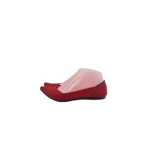 Rothy's All Season Pointed Toe Solid Slip-On Pointed Toe Flats, Women Size 6 Red